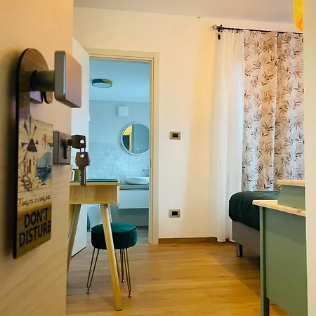 Airport Flower 론치데이레기오나리